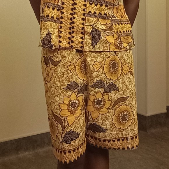 Yellow and Brown vintage 70s Short Set - Picture 10 of 14